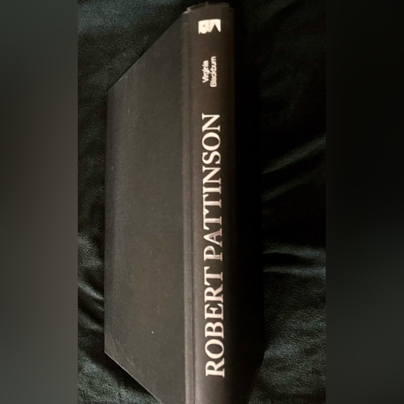 “Robert Pattinson:the Unauthorized Biography” Hardcover book - Picture 2 of 6